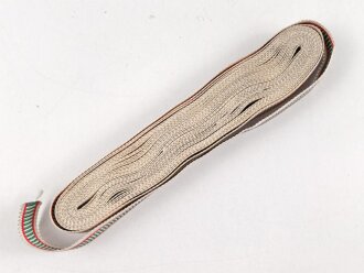 Ungarn, Ordensband zur Bandspange der Kriegs Erinnerungsmedaille 1914-1918. Breite 15mm, sie erhalten je 10 cm von der Rolle abgeschnitten