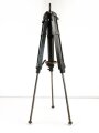 Gestell für Optik Reichswehr und frühe Wehrmacht, passend für Scherenfernrohr, Richtkreis, K-Blink.., Lichtsprechgerät. Guter Zustand, überlackiertes Stück, der oberste Teil lässt sich nicht ausziehen ( leicht verzogen und verbogen )