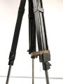Gestell für Optik Reichswehr und frühe Wehrmacht, passend für Scherenfernrohr, Richtkreis, K-Blink.., Lichtsprechgerät. Guter Zustand, überlackiertes Stück, der oberste Teil lässt sich nicht ausziehen ( leicht verzogen und verbogen )
