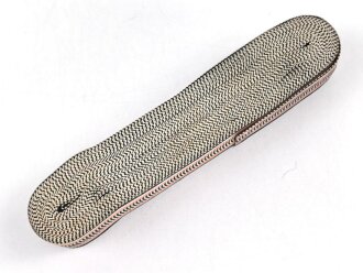 Ordensband zum Kriegsehrenkreuz mit Schwertern Ehrenbund Deutscher Weltkriegsteilnehmer e.V.. Breite 25mm, sie erhalten je 15cm von der Rolle abgeschnitten