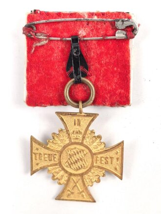 Bayern, Mitgliedsabzeichen Verein ehemaliger Angehöriger im Infanterie Regiment 15. Das Band ist auf einem Stück neuzeitlichen Karton befestigt