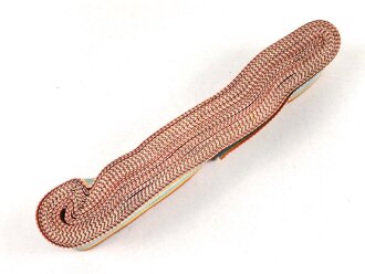 Mecklenburg Schwerin, Ordensband zum Militär Verdienstkreuz. Breite 25mm, sie erhalten je 15cm von der Rolle abgeschnitten. Jeweils leicht fleckig