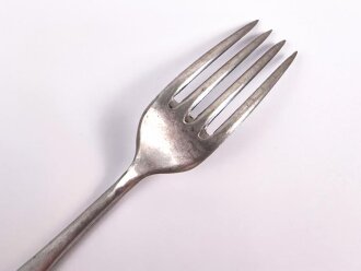 Gabel von der Wehrmacht aus Aluminium, datiert 1941, Gesamtlänge ca. 21 cm