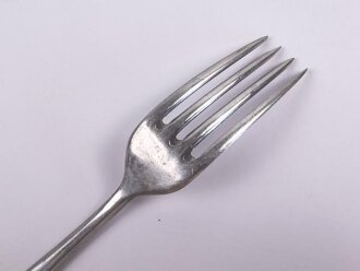 Gabel von der Wehrmacht aus Aluminium, datiert 1941, Gesamtlänge ca. 21 cm