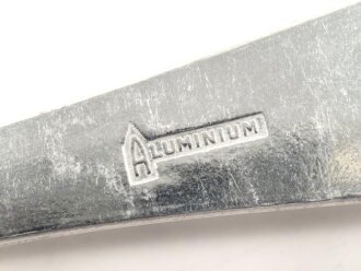 Löffel von der Wehrmacht aus Aluminium, datiert 1942, Gesamtlänge ca. 21 cm