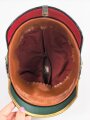 Bayern, Pickelhaube für eine Reserveoffizier der Kavallerie. Kriegsausführung, die vergoldung zum Teil vergangen. Zwei Sternsplinte fehlen. Keine Doppellöcher