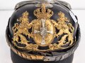 Bayern, Pickelhaube für eine Reserveoffizier der Kavallerie. Kriegsausführung, die vergoldung zum Teil vergangen. Zwei Sternsplinte fehlen. Keine Doppellöcher