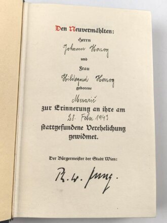 Adolf Hitler "Mein Kampf" Auflage von 1942, Hochzeitsausgabe / Kriegsausgabe der Stadt Wien mit Widmung von 1943, im Schuber. Sehr guter Zustand