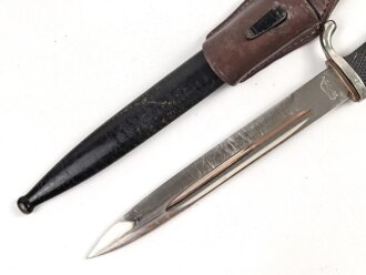 Extraseitengewehr frühe Wehrmacht oder Luftwaffe. Ordentliches Stück in gutem Zustand, Hersteller Tiger Solingen, der ungeschwärzte Koppelschuh zugehörig