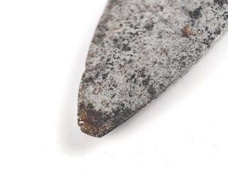 Fahrtenmesser für Angehörige der Hitlerjugend. Frühe Ausführung mit Devise, Hersteller M7/8. Raute wackelt leicht wie es sein soll. Ungereinigt