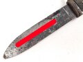 Fahrtenmesser für Angehörige der Hitlerjugend. Frühe Ausführung mit Devise, Hersteller M7/8. Raute wackelt leicht wie es sein soll. Ungereinigt