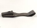 1. Weltkrieg, Koppelschuh zum Seitengewehr M98/05 und breite Aushilfsseitengewehre. Getragenes Stück, datiert 1918.
