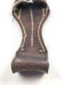 1. Weltkrieg, Koppelschuh zum Seitengewehr M98/05 und breite Aushilfsseitengewehre. Getragenes Stück, datiert 1918.