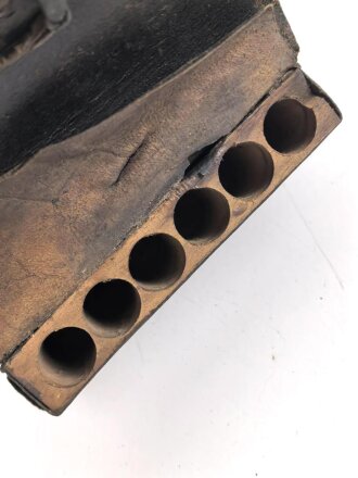 Frankreich ? , lederner Kartuschkasten in gutem Zustand, breite 15,5cm