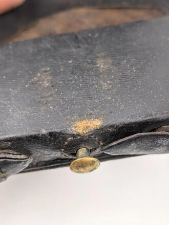 Frankreich ? , lederner Kartuschkasten in gutem Zustand, breite 15,5cm