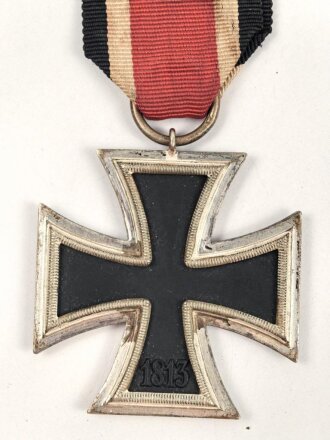 Eisernes Kreuz 2. Klasse 1939 am Band. Im Bandring Hersteller " 23" für Arbeitsgemeinschaft für Heeresbedarf in der Graveur & Ziselierinnung, Berlin. Volle Schwärzung, guter Zustand