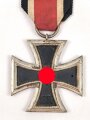 Eisernes Kreuz 2. Klasse 1939 am Band. Im Bandring Hersteller " 23" für Arbeitsgemeinschaft für Heeresbedarf in der Graveur & Ziselierinnung, Berlin. Volle Schwärzung, guter Zustand
