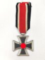 Eisernes Kreuz 2. Klasse 1939 am Band. Im Bandring Hersteller " 23" für Arbeitsgemeinschaft für Heeresbedarf in der Graveur & Ziselierinnung, Berlin. Volle Schwärzung, guter Zustand