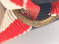 Kriegsverdienstkreuz 2. Klasse mit Schwertern. Zink am Band, Im Bandring markiert "10" für Förster & Barth Pforzheim