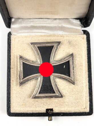 Eisernes Kreuz 1. Klasse 1939 im Etui. Hersteller...