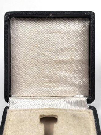 Eisernes Kreuz 1. Klasse 1939 im Etui. Hersteller "20" auf der Nadel für Zimmermann . Sehr guter Zustand