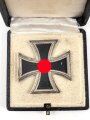 Eisernes Kreuz 1. Klasse 1939 im Etui. Hersteller "20" auf der Nadel für Zimmermann . Sehr guter Zustand