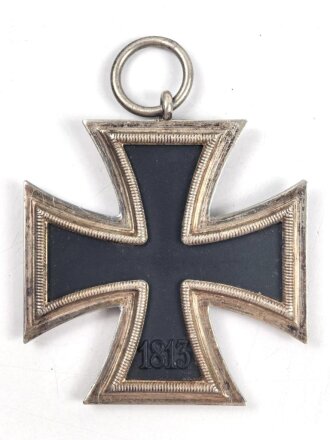 Eisernes Kreuz 2. Klasse 1939. Volle Schwärzung, guter Zustand, ohne Herstellermarkierung. Band beiliegend