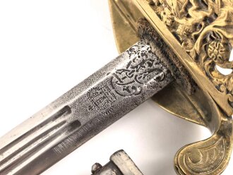 Sachsen, Degen für Offiziere Modell 1867. Klinge " garantiert Eisenhauer" sowie geätztes Monogramm "AR unter Krone" (König Albert 1873 - 1902). Guter Gesamtzustand
