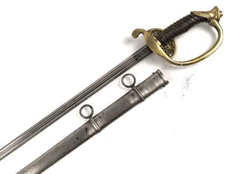 Sachsen, Degen für Offiziere Modell 1867. Klinge " garantiert Eisenhauer" sowie geätztes Monogramm "AR unter Krone" (König Albert 1873 - 1902). Guter Gesamtzustand