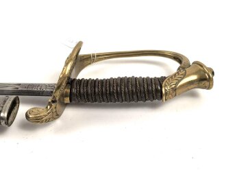 Sachsen, Degen für Offiziere Modell 1867. Klinge " garantiert Eisenhauer" sowie geätztes Monogramm "AR unter Krone" (König Albert 1873 - 1902). Guter Gesamtzustand