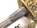 Sachsen, Degen für Offiziere Modell 1867. Klinge " garantiert Eisenhauer" sowie geätztes Monogramm "AR unter Krone" (König Albert 1873 - 1902). Guter Gesamtzustand