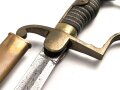 Preussen, Säbel für einen Füsilier. Beidseitig geätze Klinge , die Lederscheide nicht geschrumpft, guter Gesamtzustand.