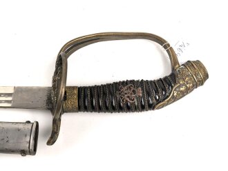 Preussen, Infanterie Offiziers Degen Modell 1889 . Das Grifftsück in Luxusausführung, die Scheide vernickelt. Klinge ohne Hersteller