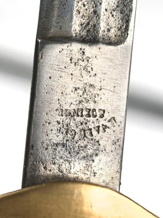 Preussen, IOD89, Infanterie Offiziers Degen Modell 1889. Das "Griffemblem" sicherlich neuzeitlich befestigt, vermutlich aus Teilen zusammengesetztes Stück