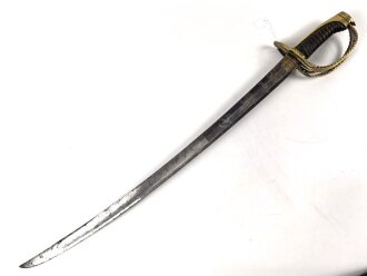 Frankreich, Säbel für Infanterie Offiziere um 1800. Seitenbügel des Griffes beweglich, beidseitig verzierte, saubere Klinge. Insgesamt in für das Alter sehr gutem Zustand.