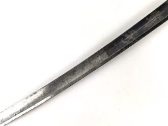 Frankreich, Säbel für Infanterie Offiziere um 1800. Seitenbügel des Griffes beweglich, beidseitig verzierte, saubere Klinge. Insgesamt in für das Alter sehr gutem Zustand.