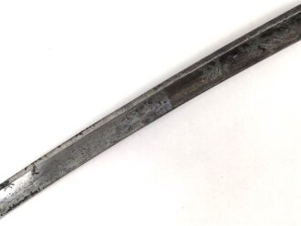 Frankreich, Säbel für Infanterie Offiziere um 1800. Seitenbügel des Griffes beweglich, beidseitig verzierte, saubere Klinge. Insgesamt in für das Alter sehr gutem Zustand.