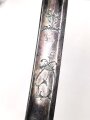 Frankreich, Säbel für Infanterie Offiziere um 1800. Seitenbügel des Griffes beweglich, beidseitig verzierte, saubere Klinge. Insgesamt in für das Alter sehr gutem Zustand.