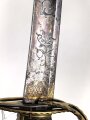 Frankreich, Säbel für Infanterie Offiziere um 1800. Seitenbügel des Griffes beweglich, beidseitig verzierte, saubere Klinge. Insgesamt in für das Alter sehr gutem Zustand.