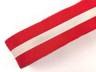 Spanien, Ordensband zum Militärverdienstkreuz ( Cruz de Rocha) . Breite 30mm, sie erhalten je 15cm von der Rolle abgeschnitten