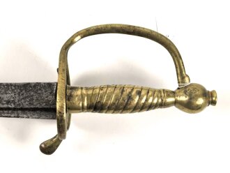Grenadiersäbel, Messinggefäß in einfacher Ausführung, die narbige Klinge gereinigt. Alter und Herkunft unbekannt.
