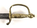 Grenadiersäbel, Messinggefäß in einfacher Ausführung, die narbige Klinge gereinigt. Alter und Herkunft unbekannt.