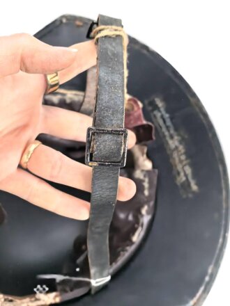 Stahlhelm Luftschutz, in allen Teilen originales Stück, ungereinigt