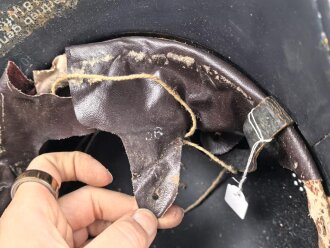 Stahlhelm Luftschutz, in allen Teilen originales Stück, ungereinigt