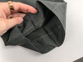 U.S. Army, Uniformjacke datiert 1981. Die Effekten scheinbar original vernäht, dazu eine passende Hose.
