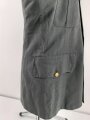 U.S. Army, Uniformjacke datiert 1981. Die Effekten scheinbar original vernäht, dazu eine passende Hose.