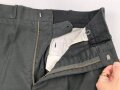 U.S. Army, Uniformjacke datiert 1981. Die Effekten scheinbar original vernäht, dazu eine passende Hose.