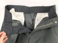 U.S. Army, Uniformjacke datiert 1981. Die Effekten scheinbar original vernäht, dazu eine passende Hose.