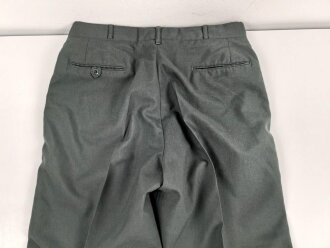 U.S. Army, Uniformjacke datiert 1971. Die Effekten scheinbar original vernäht, dazu eine passende Hose.