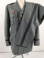 U.S. Army, Uniformjacke datiert 1971. Die Effekten scheinbar original vernäht, dazu eine passende Hose.